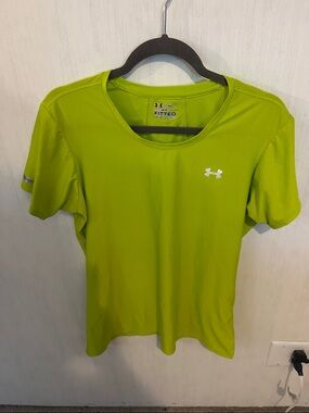 Under Armour women’s Short Sleeve Performance Tee in Lime